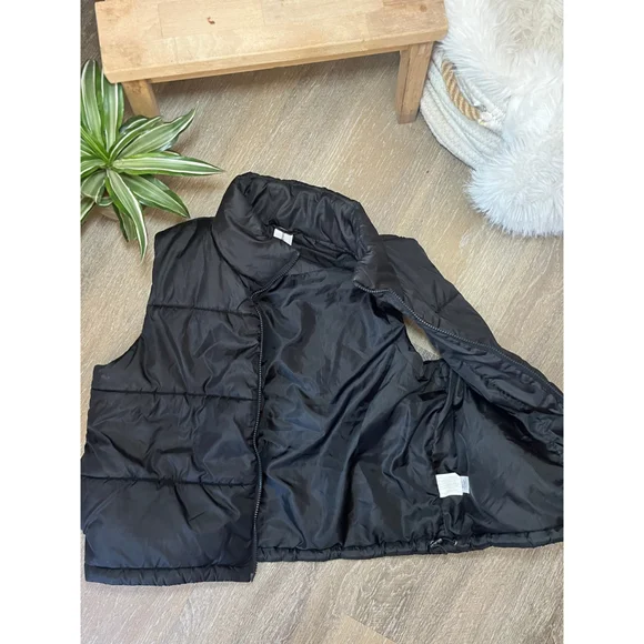Women's Black Puffer Vest M - Picture 5 of 8